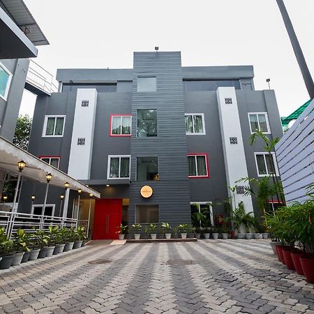 Oyo Townhouse 11 Esplanade Hotel Kolkata Bagian luar foto