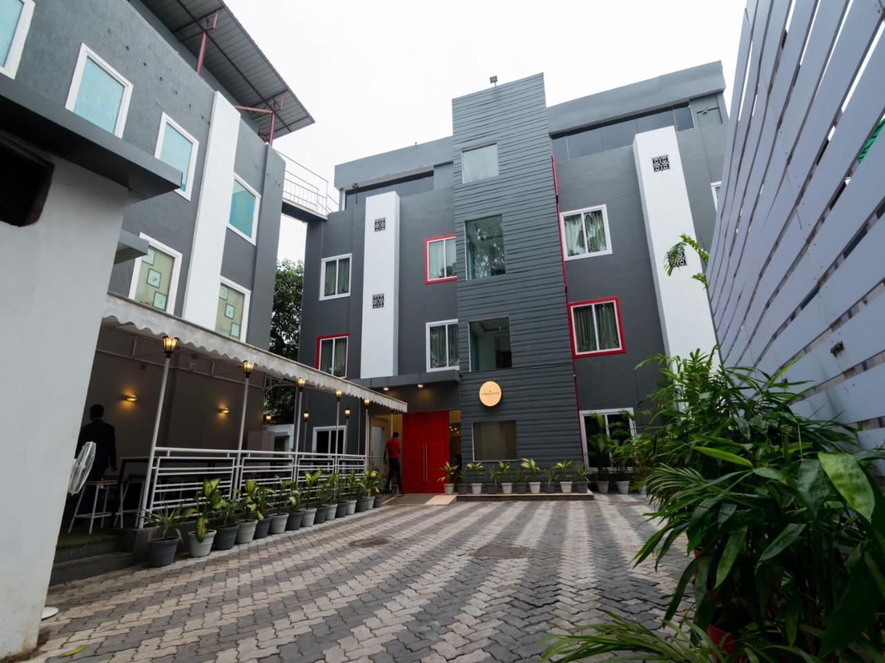 Oyo Townhouse 11 Esplanade Hotel Kolkata Bagian luar foto