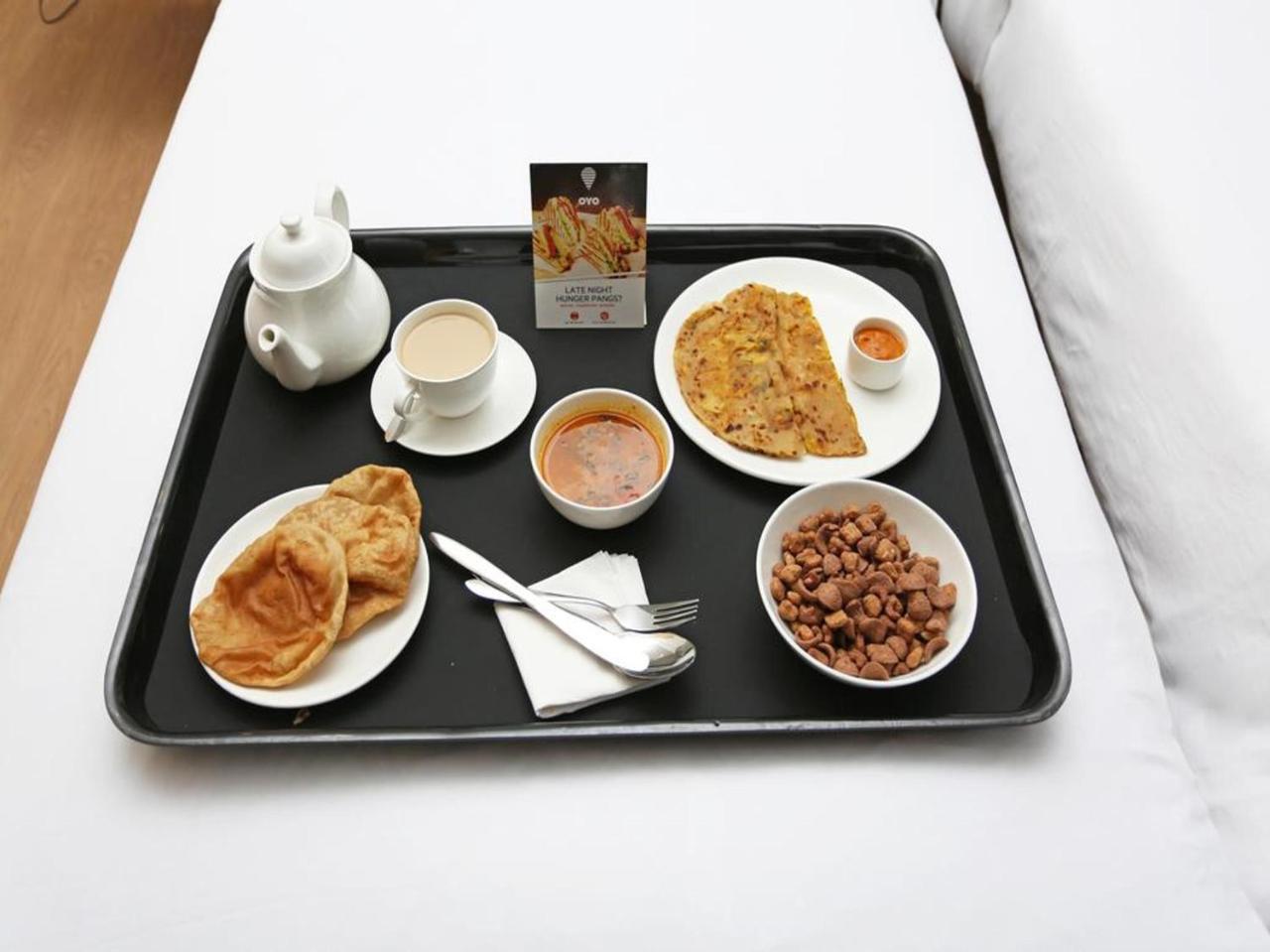 Oyo Townhouse 11 Esplanade Hotel Kolkata Bagian luar foto