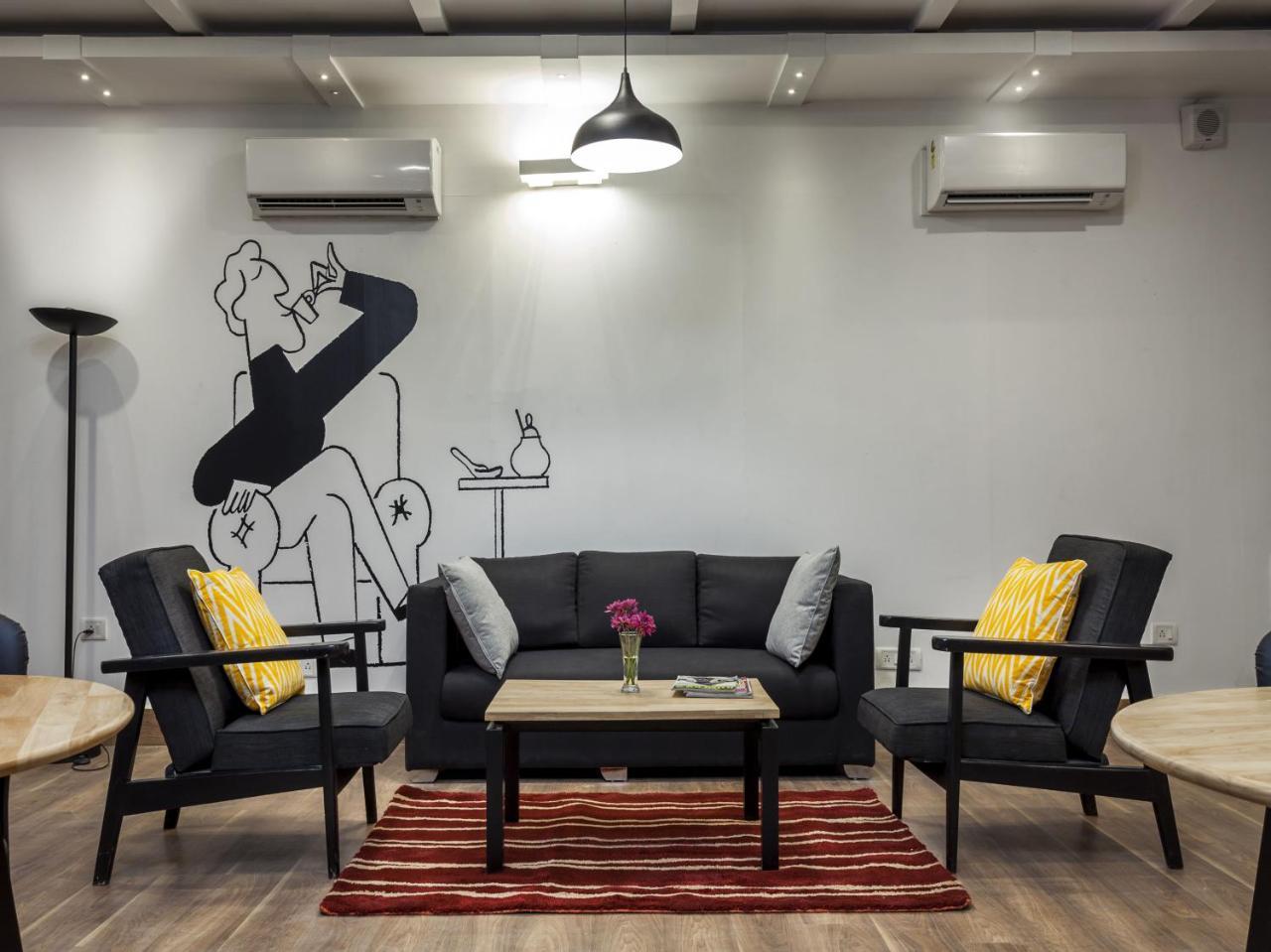 Oyo Townhouse 11 Esplanade Hotel Kolkata Bagian luar foto