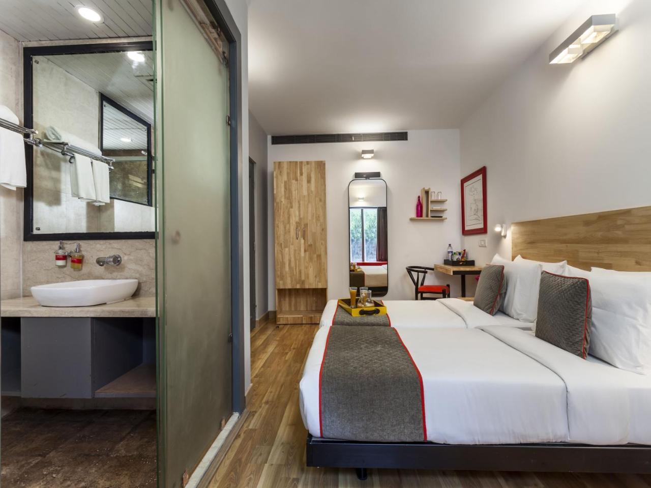 Oyo Townhouse 11 Esplanade Hotel Kolkata Bagian luar foto