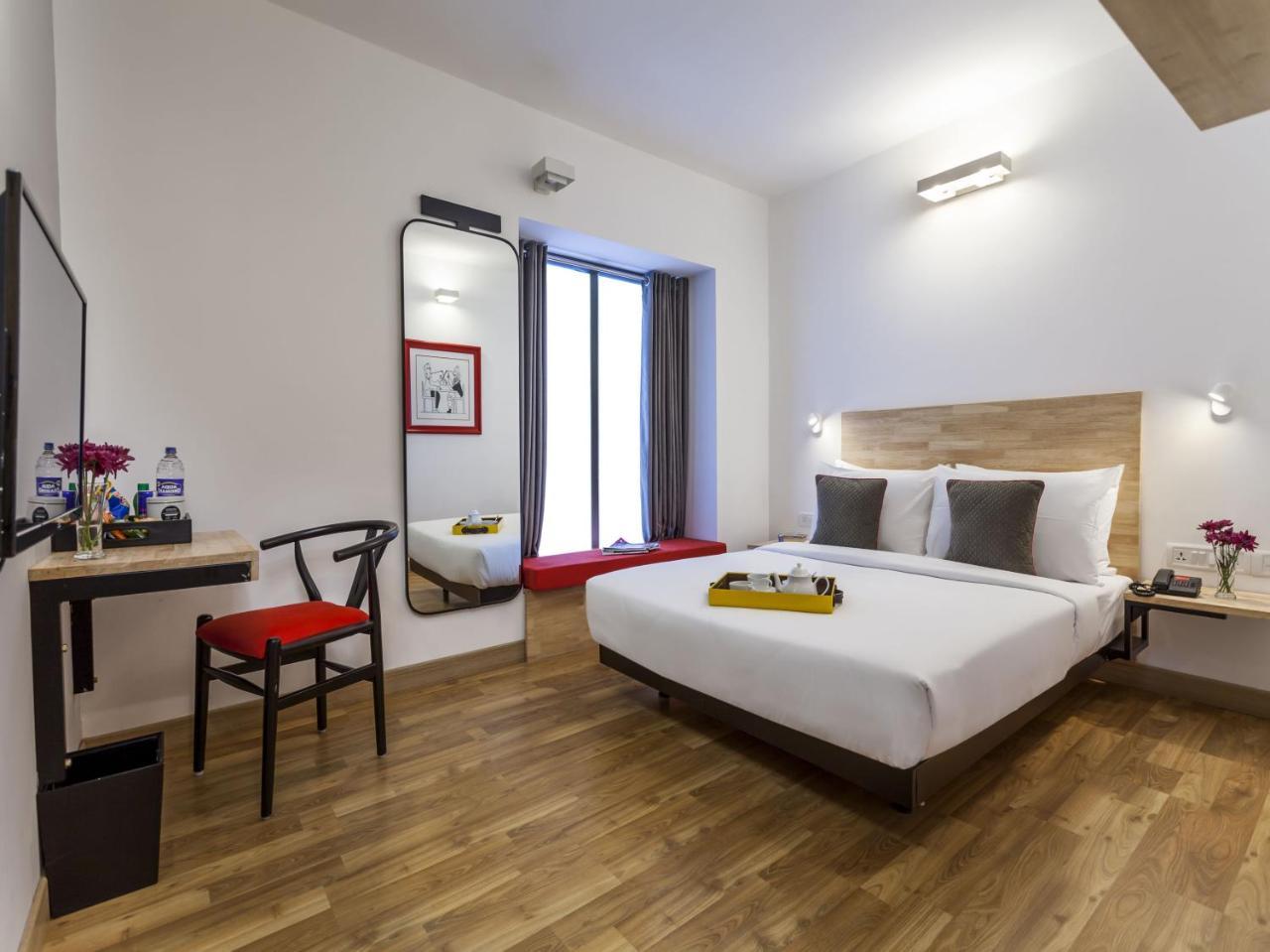 Oyo Townhouse 11 Esplanade Hotel Kolkata Bagian luar foto