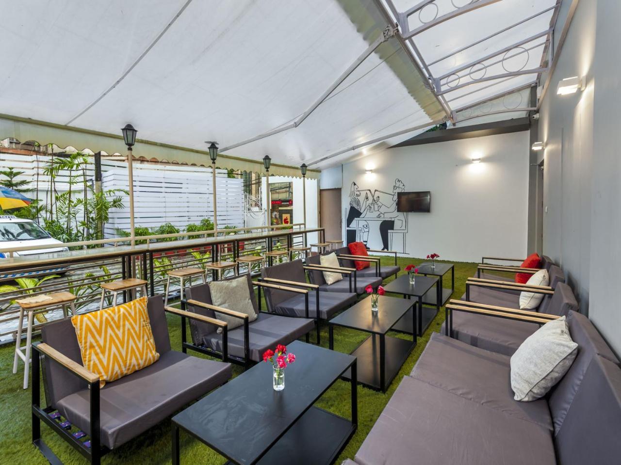 Oyo Townhouse 11 Esplanade Hotel Kolkata Bagian luar foto