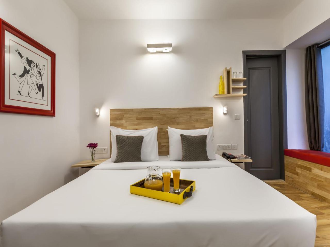 Oyo Townhouse 11 Esplanade Hotel Kolkata Bagian luar foto